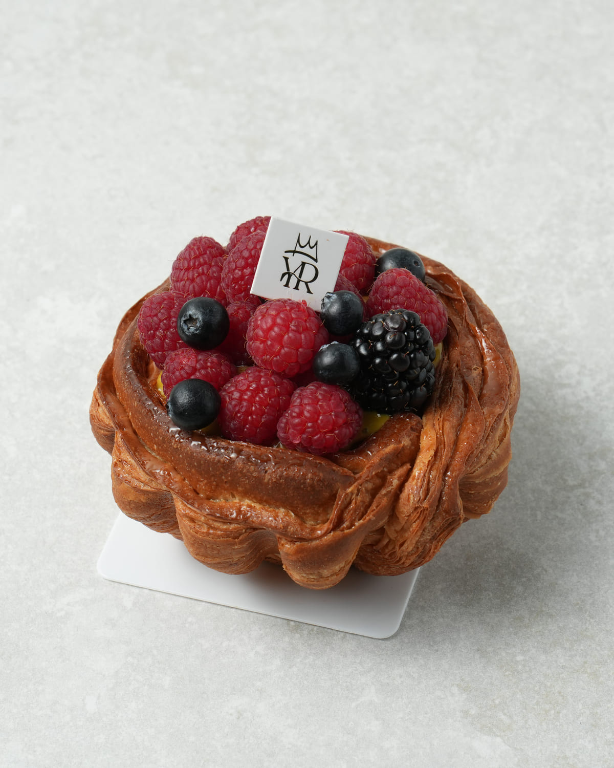 Cruffin de frutos rojos